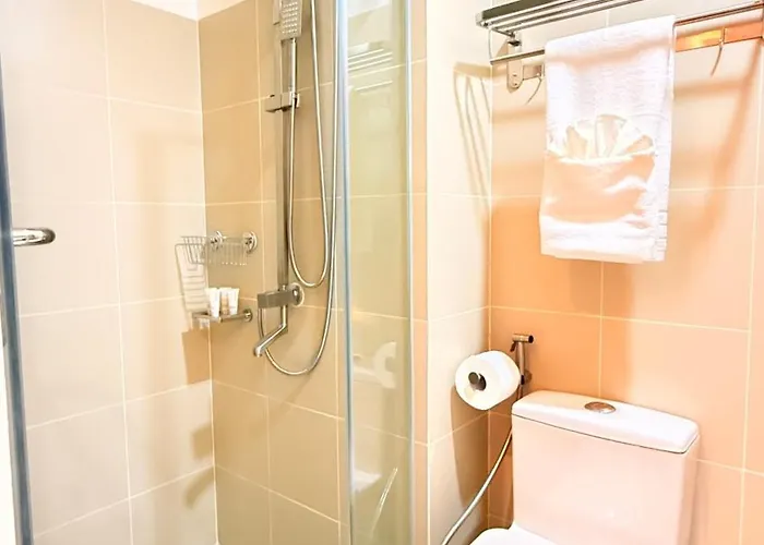 Goldleaf At Red Residences With Balcony In Prime Makati Location *
