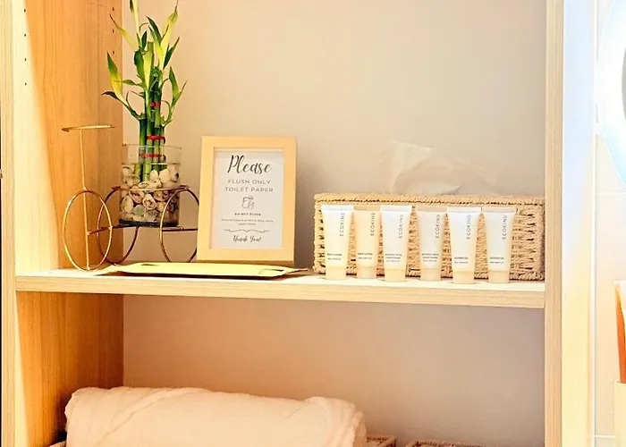Aparthotel Goldleaf At Red Residences With Balcony In Prime Makati Location Manila